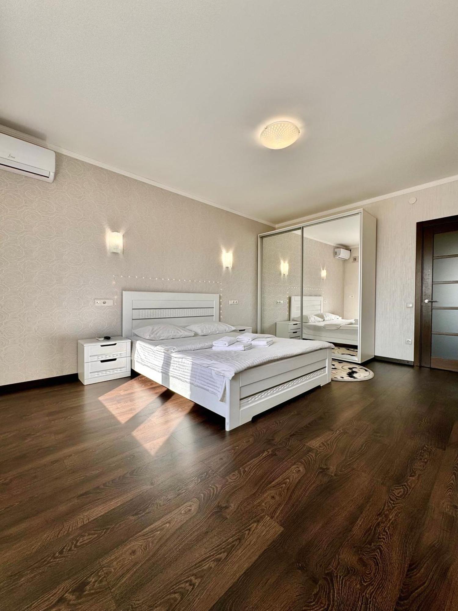Apartpoltava Світлі Просторі Апартаменти 80М2 , 2-Окремі Кімнати, Новобудова Центр Чек Банківський Exteriér fotografie